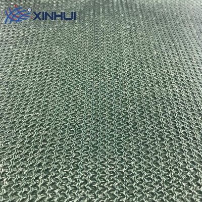 Vải bóng râm dệt kim màu xanh lá cây trắng 95 Phần trăm lưới che nắng HDPE sân sau 50%